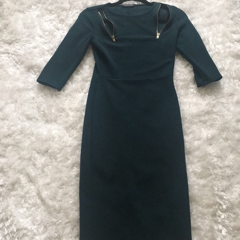 Gorgeous hunter green dress for any occasion